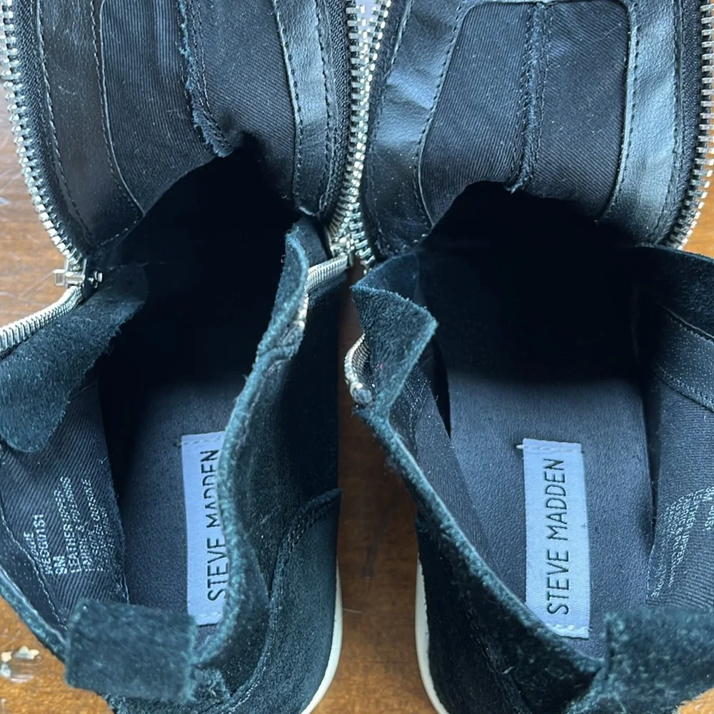 Steve Madden Wedgie Black Suede Sneakers Sz 9
